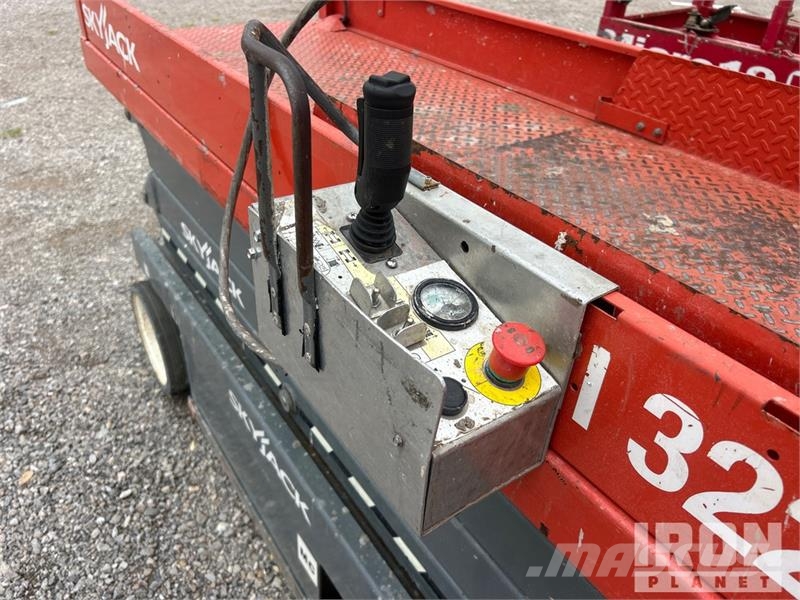 SkyJack SJIII3226 Electric Scissor Lift Käärtõstukid