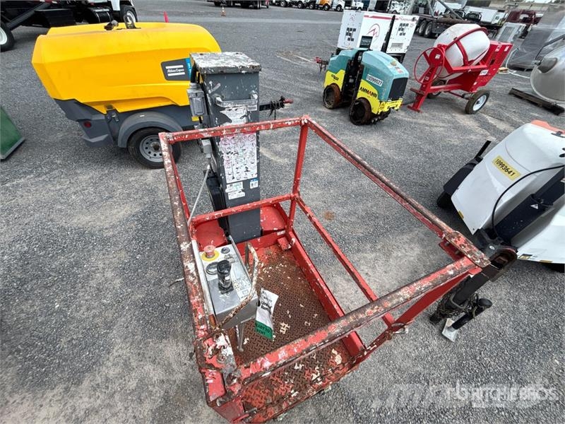 SkyJack Vertical Mast Lift Вертикални мачтови повдигачи