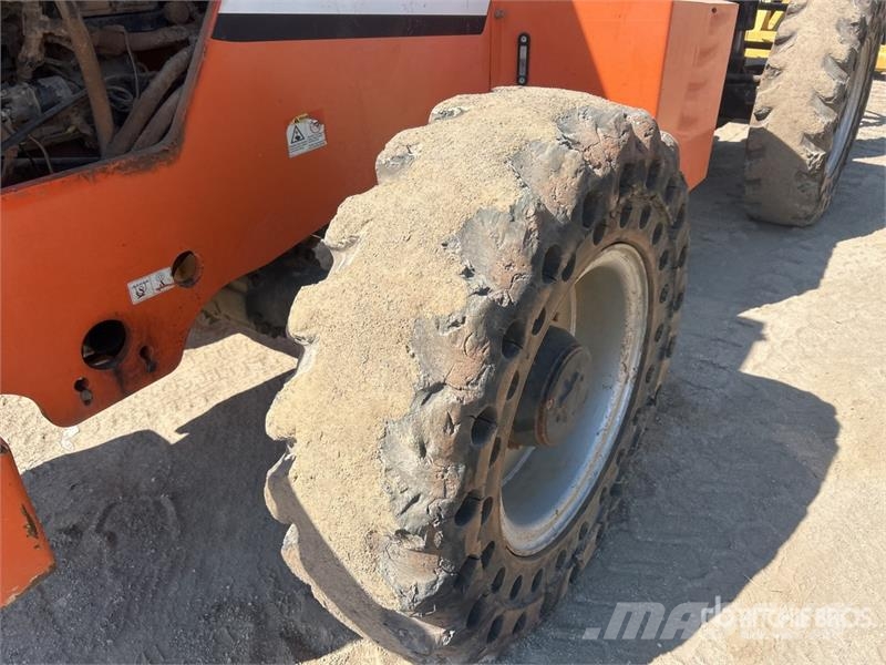 SkyTrak 10042 Telescopic handlers