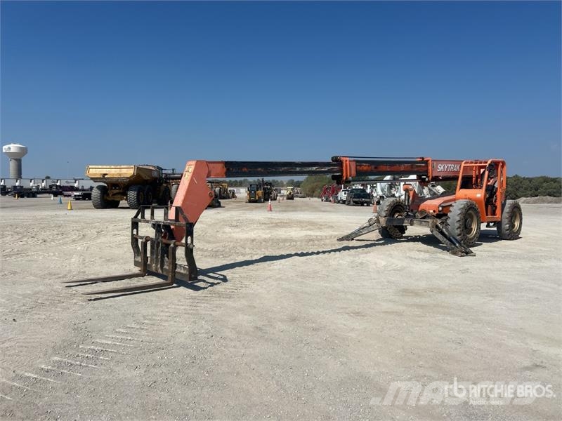 SkyTrak 10042 Telescopic handlers