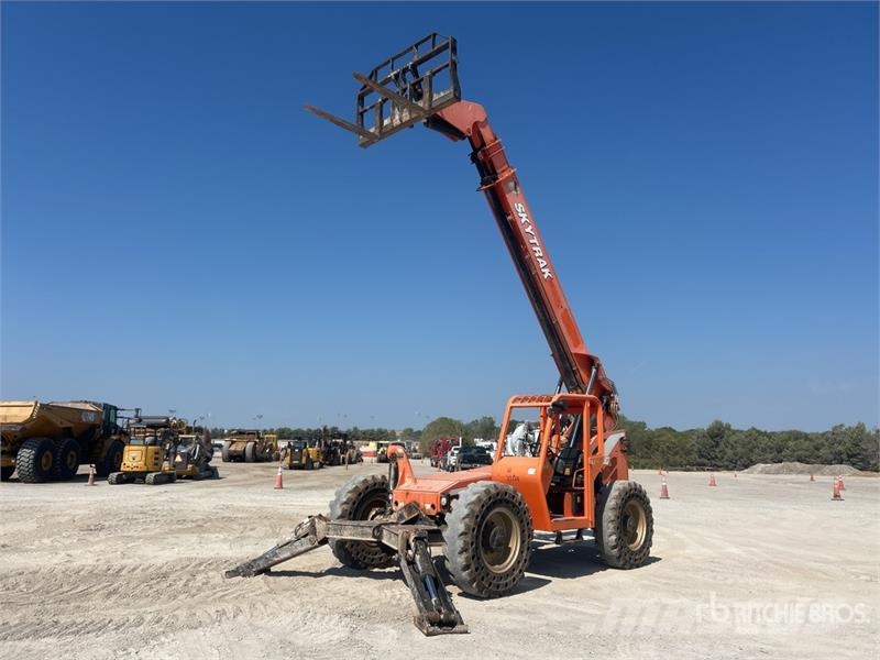 SkyTrak 10042 Telescopic handlers