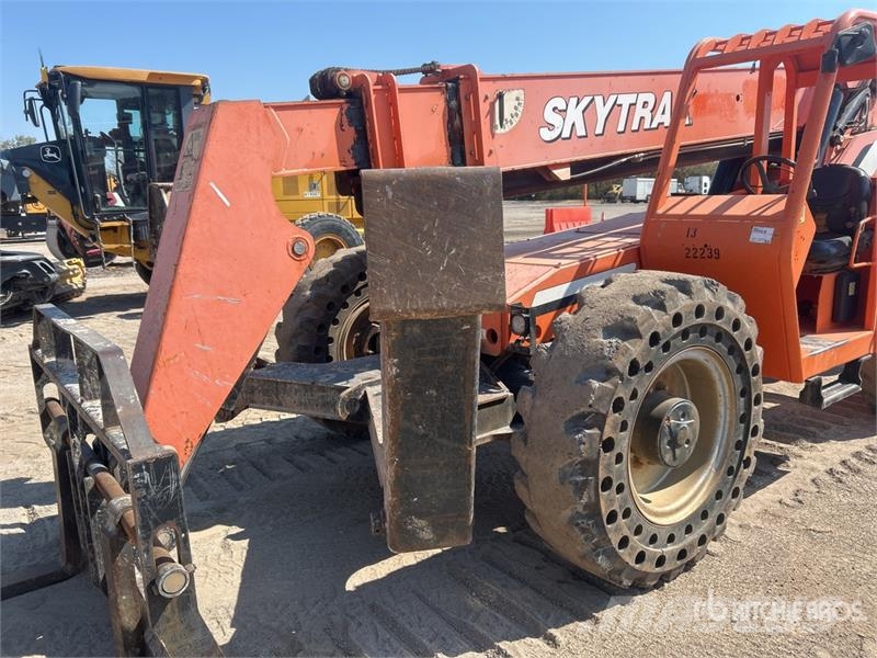 SkyTrak 10042 Telescopic handlers