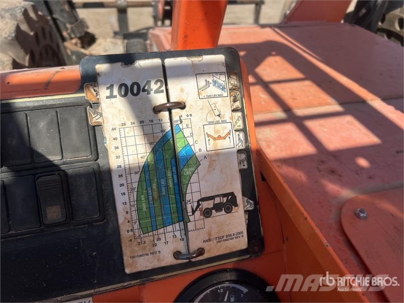 SkyTrak 10042 Telescopic handlers