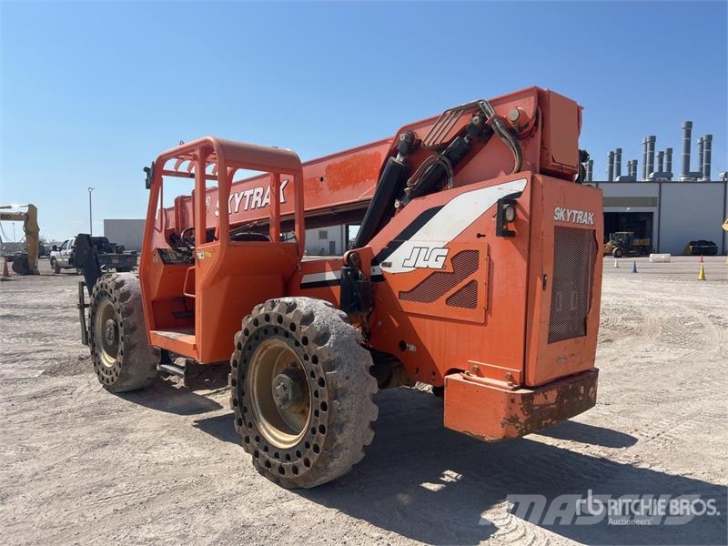 SkyTrak 10042 Telescopic handlers