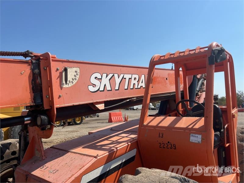 SkyTrak 10042 Telescopic handlers