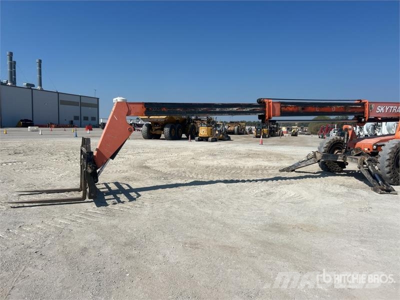 SkyTrak 10042 Telescopic handlers