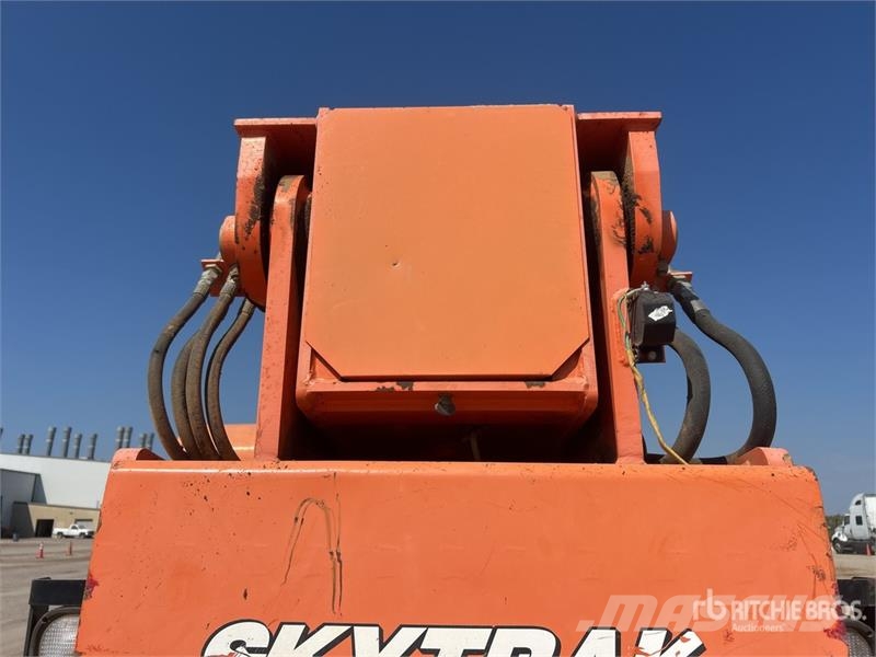 SkyTrak 10042 Telescopic handlers