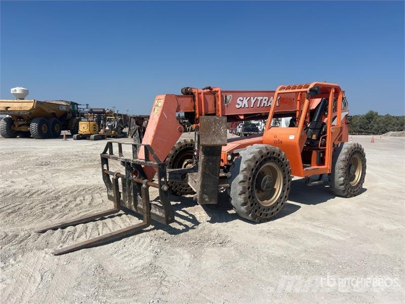 SkyTrak 10042 Telescopic handlers