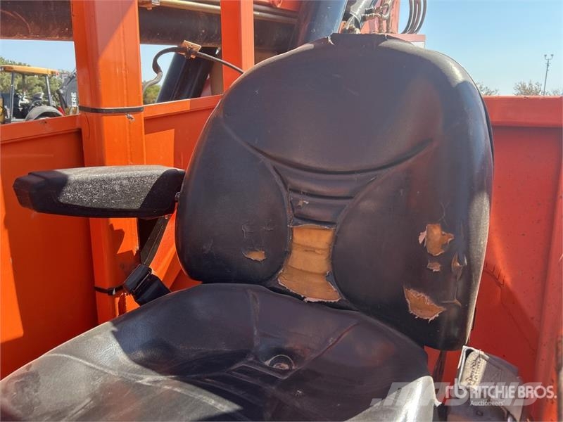 SkyTrak 10042 Telescopic handlers