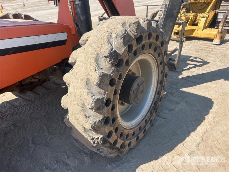 SkyTrak 10042 Telescopic handlers