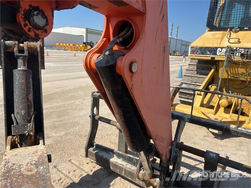 SkyTrak 10042 Telescopic handlers