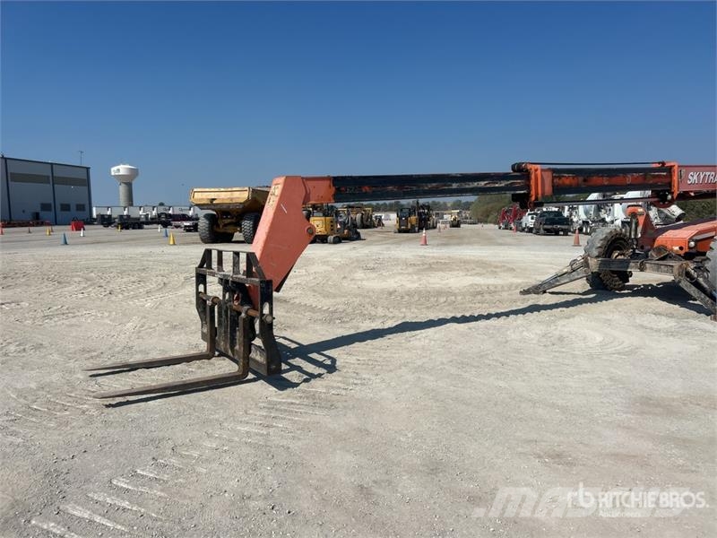 SkyTrak 10042 Telescopic handlers