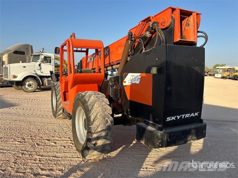 SkyTrak 10054 Telescopic handlers
