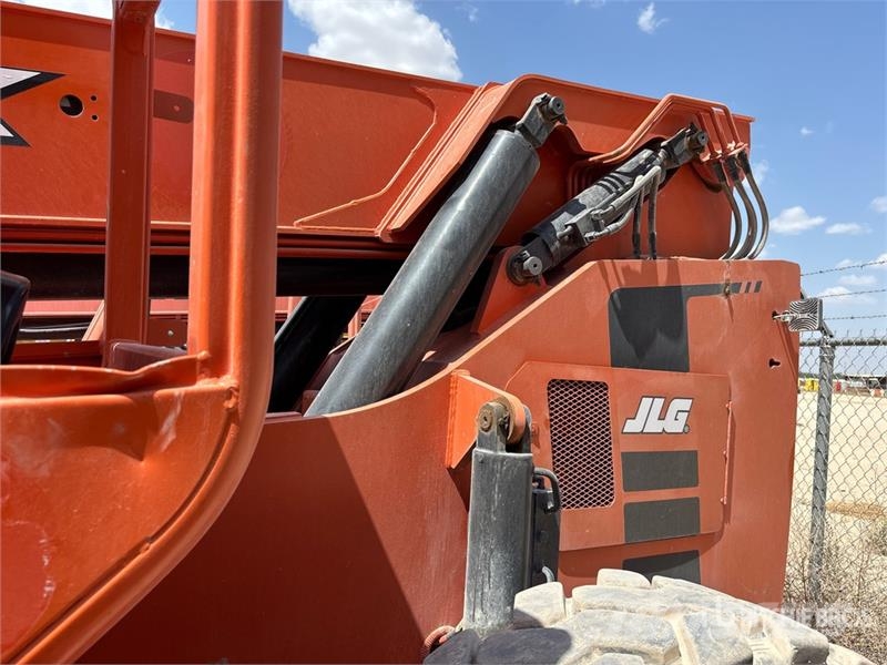 SkyTrak 10054 Telescopic handlers