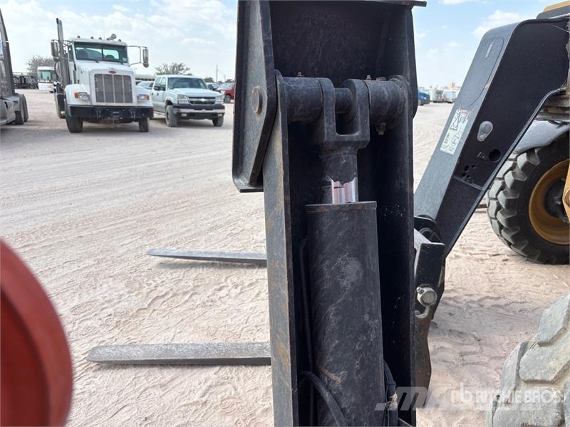 SkyTrak 10054 Telescopic handlers