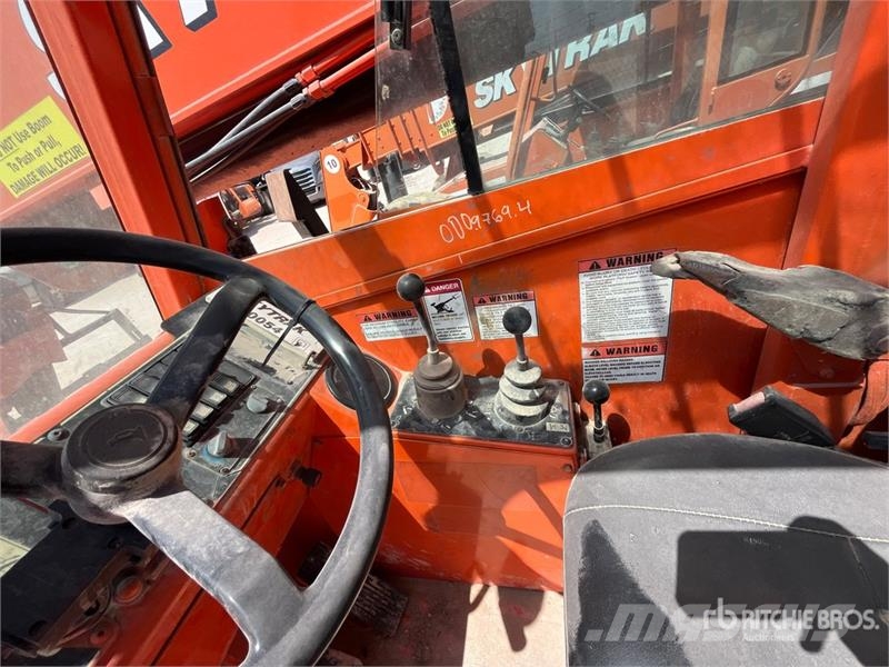 SkyTrak 10054 Telescopic handlers