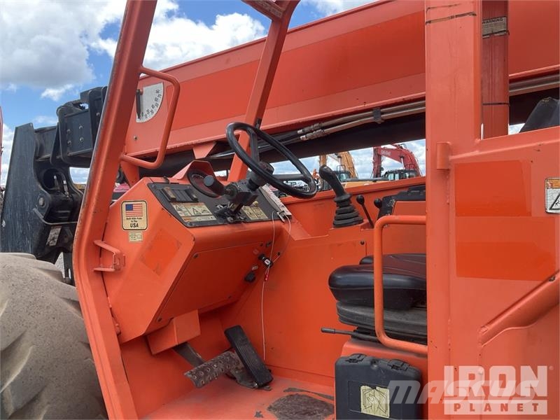 SkyTrak 10054 Telescopic handlers