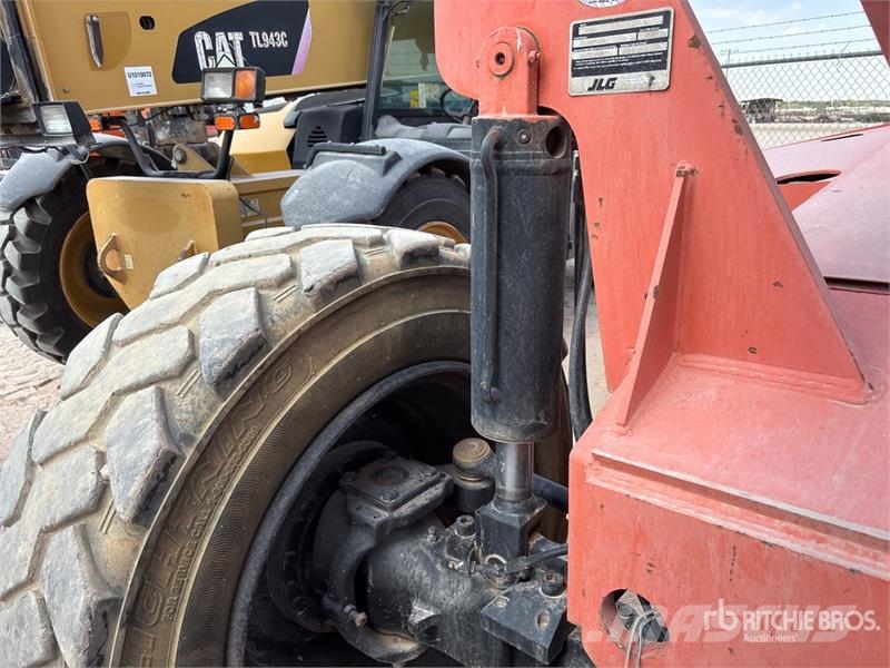 SkyTrak 10054 Telescopic handlers