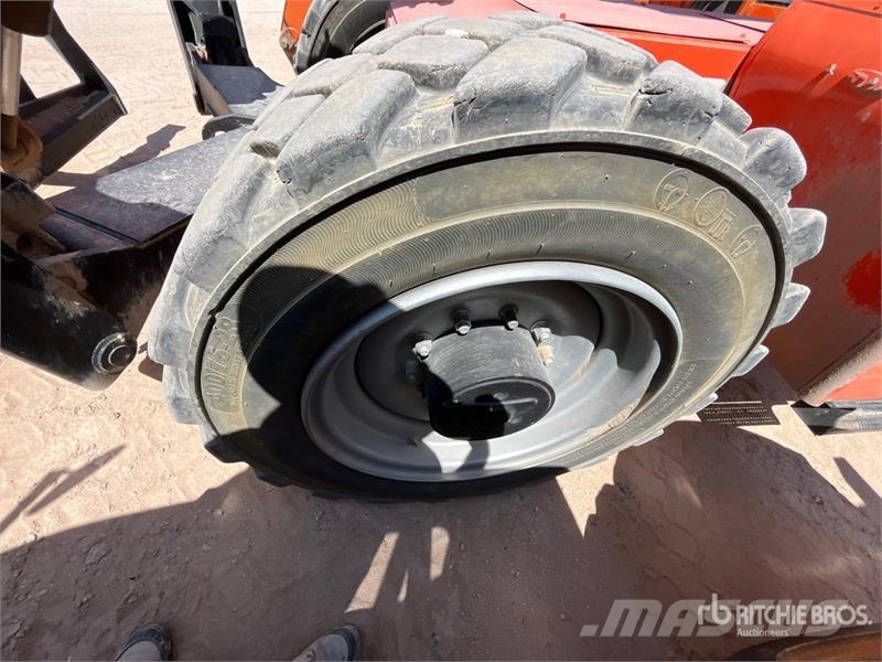 SkyTrak 10054 Telescopic handlers