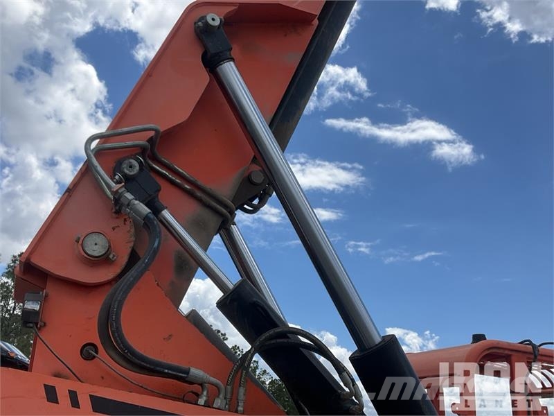 SkyTrak 10054 Telescopic handlers