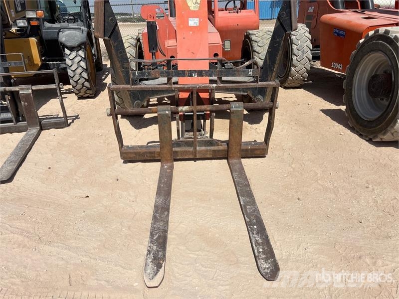 SkyTrak 10054 Telescopic handlers