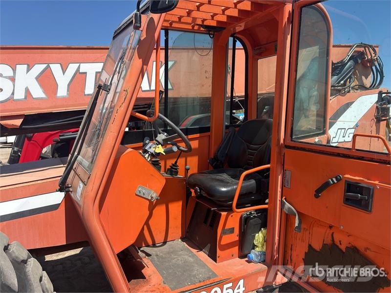 SkyTrak 10054 Telescopic handlers