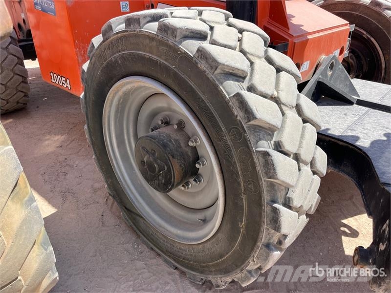SkyTrak 10054 Telescopic handlers