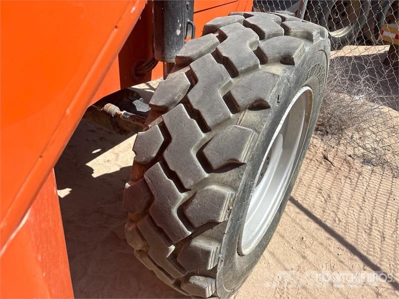 SkyTrak 10054 Telescopic handlers