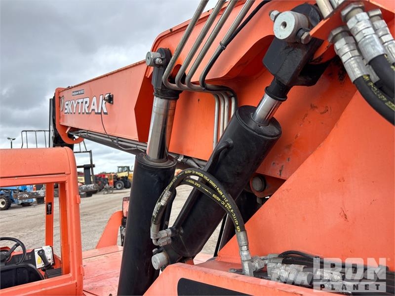 SkyTrak 10054 Telescopic handlers