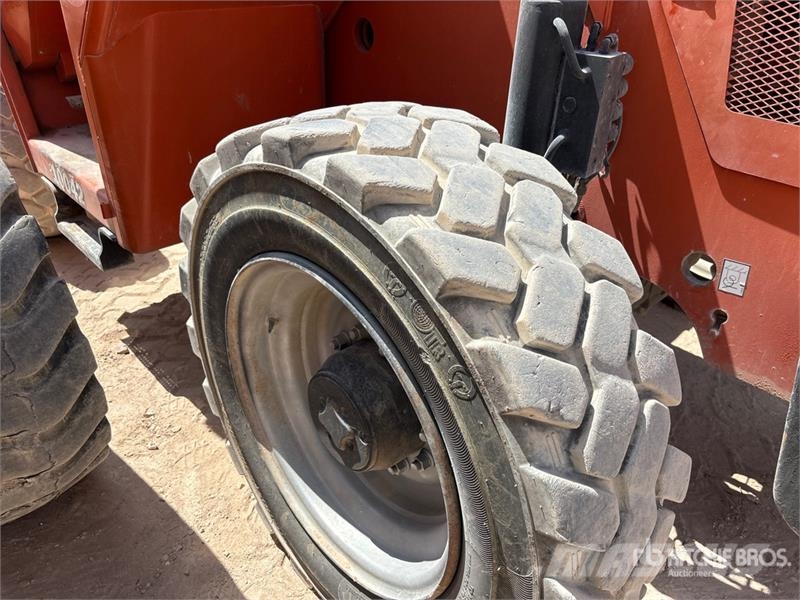 SkyTrak 10054 Telescopic handlers