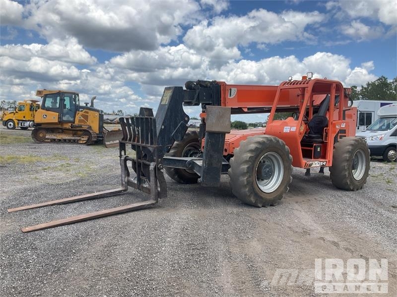 SkyTrak 10054 Telescopic handlers