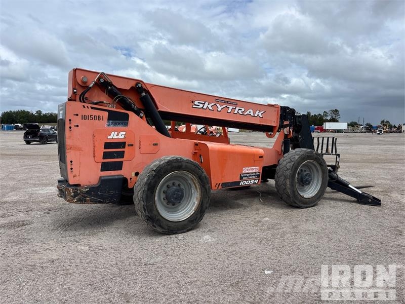 SkyTrak 10054 Telescopic handlers