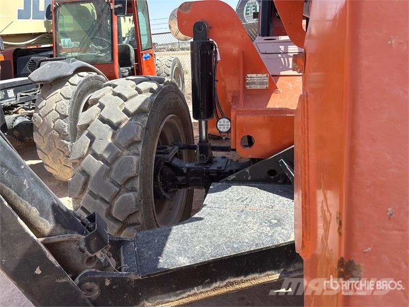 SkyTrak 10054 Telescopic handlers