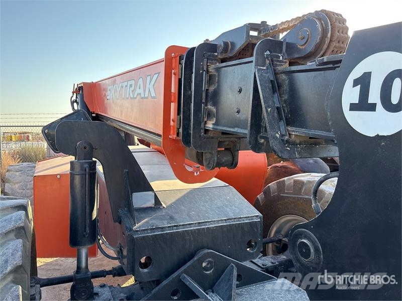 SkyTrak 10054 Telescopic handlers