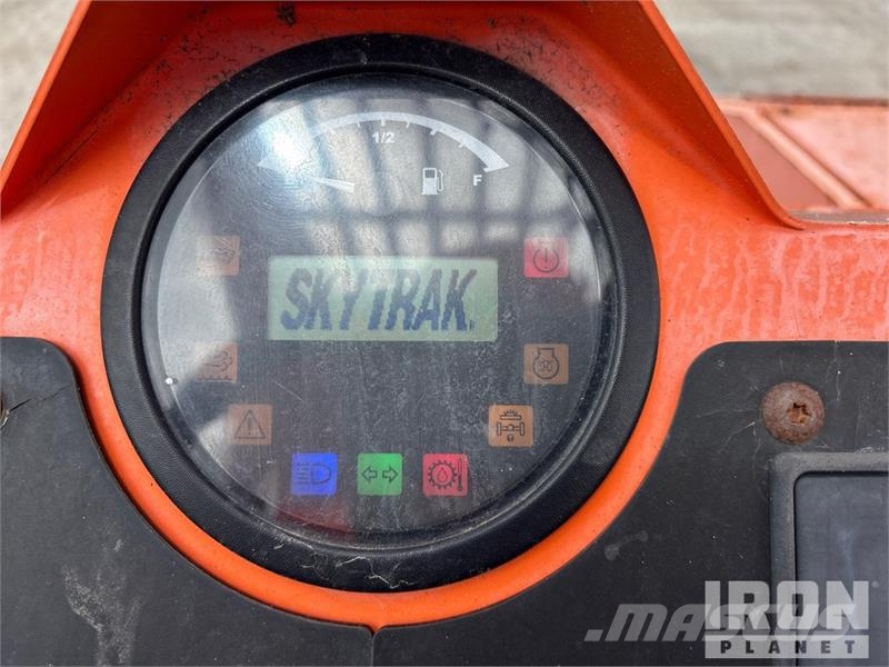 SkyTrak 10054 Telescopic handlers