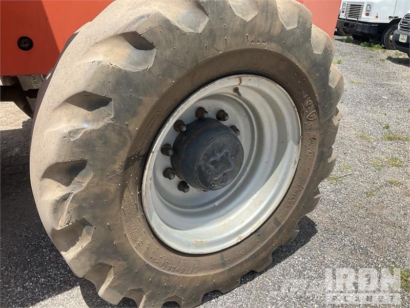 SkyTrak 10054 Telescopic handlers