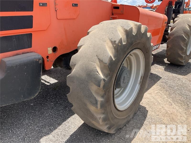 SkyTrak 10054 Telescopic handlers