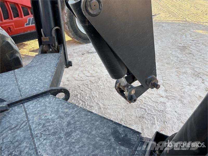 SkyTrak 10054 Telescopic handlers