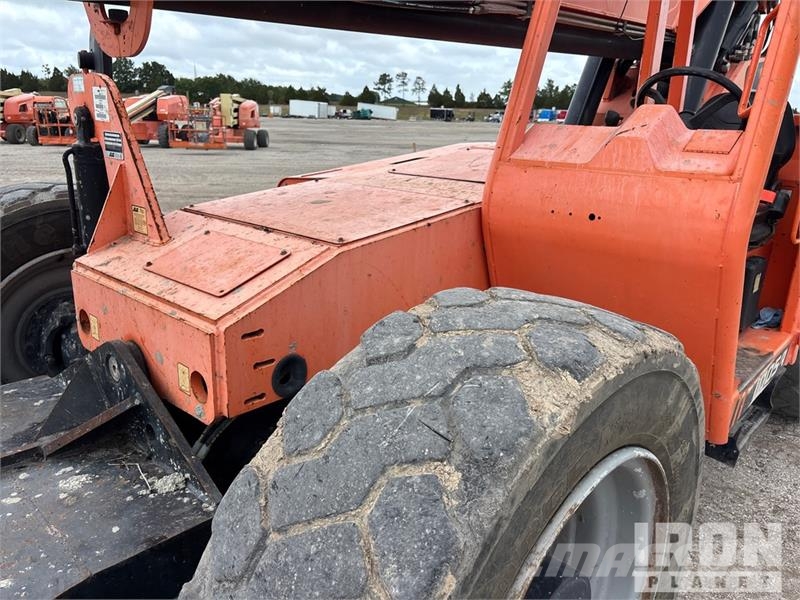 SkyTrak 10054 Telescopic handlers