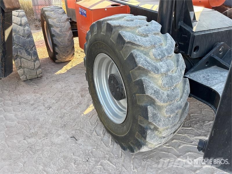 SkyTrak 10054 Telescopic handlers