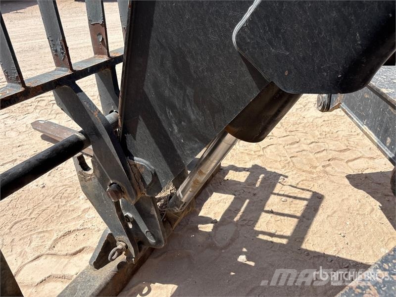 SkyTrak 10054 Telescopic handlers