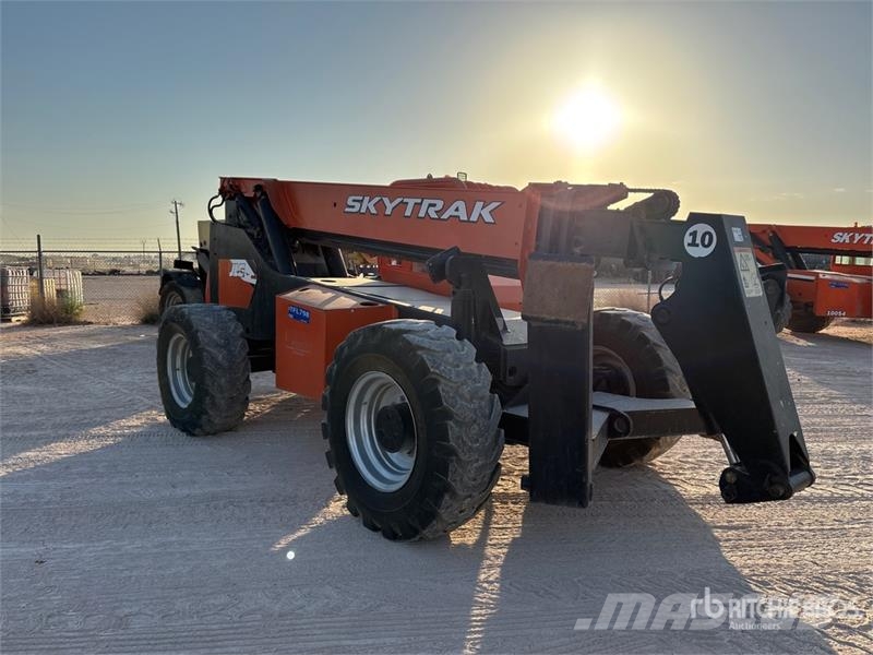 SkyTrak 10054 Telescopic handlers