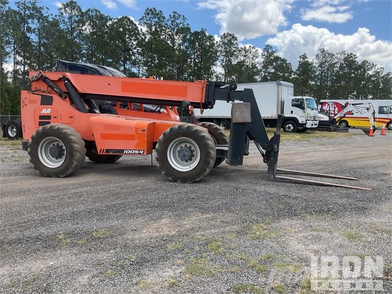 SkyTrak 10054 Telescopic handlers