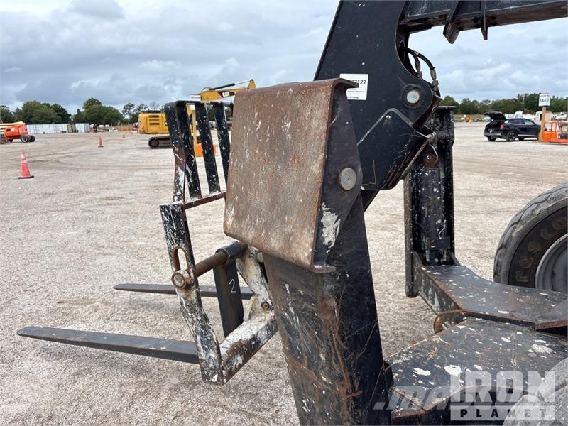 SkyTrak 10054 Telescopic handlers