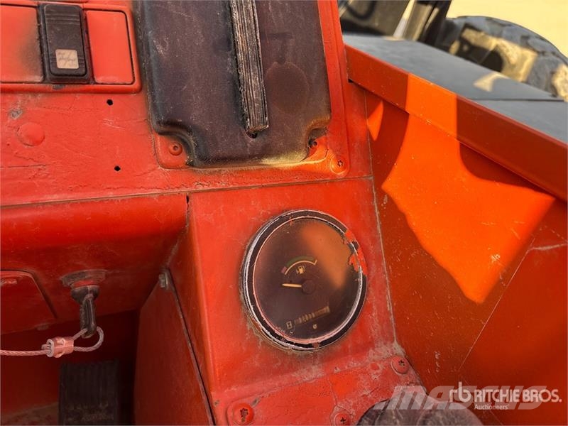 SkyTrak 10054 Telescopic handlers