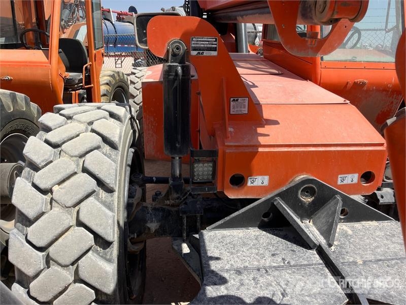 SkyTrak 10054 Telescopic handlers