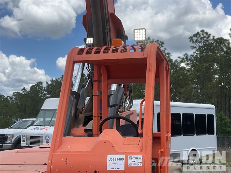 SkyTrak 10054 Telescopic handlers
