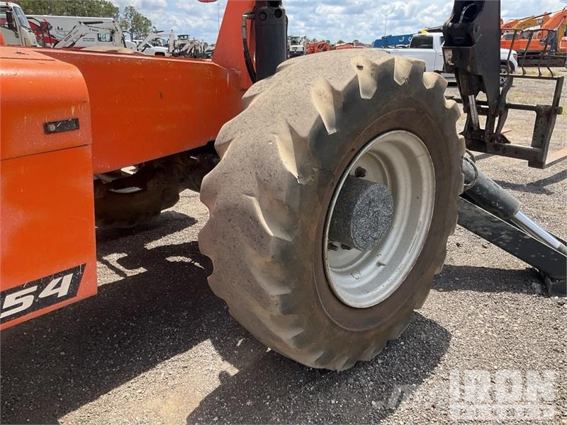SkyTrak 10054 Telescopic handlers