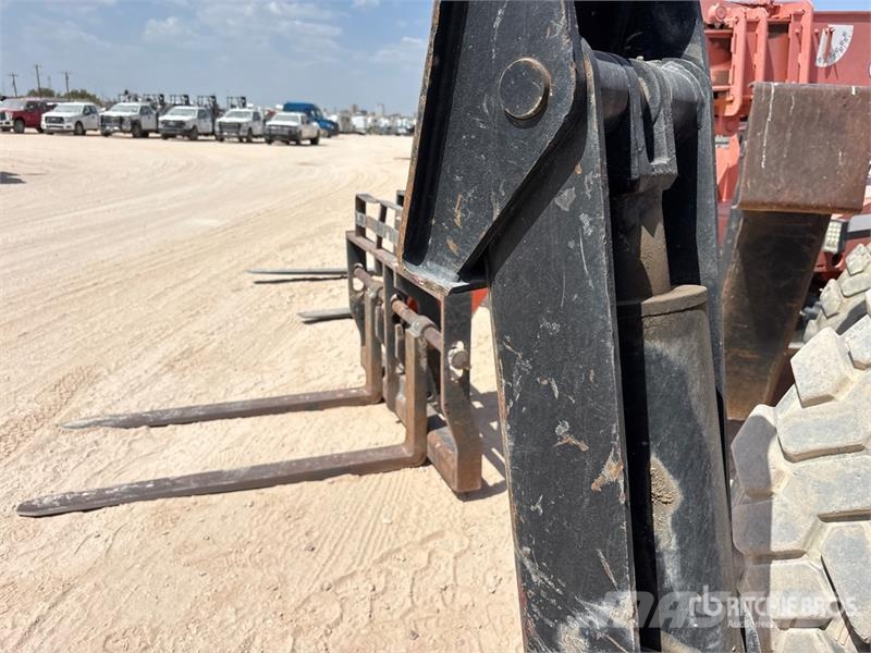 SkyTrak 10054 Telescopic handlers