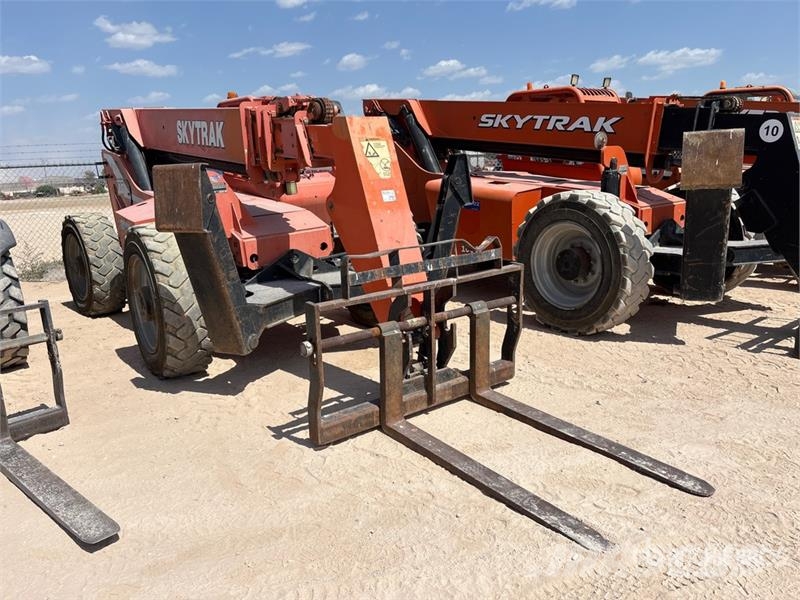 SkyTrak 10054 Telescopic handlers